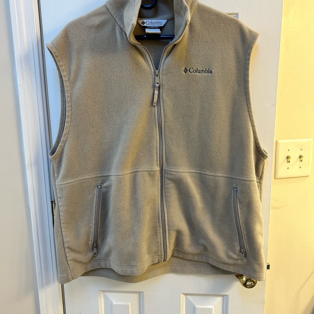 Men's Columbia Khaki Vest